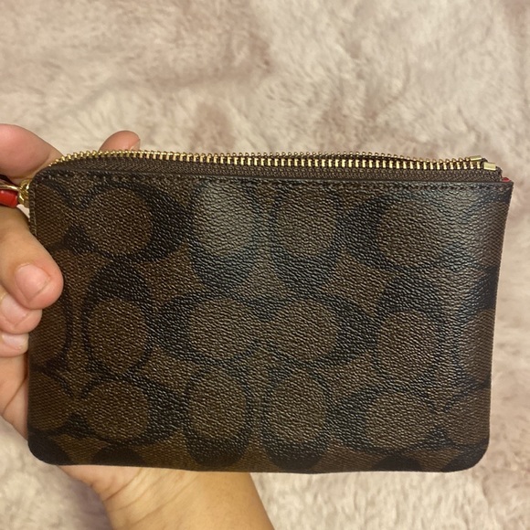 Brand new coach wristlet - Picture 5 of 5